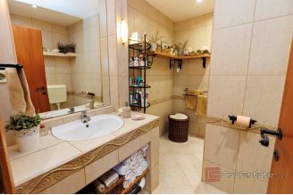 017 2045 24 Split Mejasi Three bedroom apartment with spacious courtyard for sale