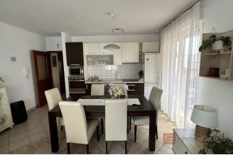 008 2045 26 Split Two bedroom apartmen _in an ideal location for sale