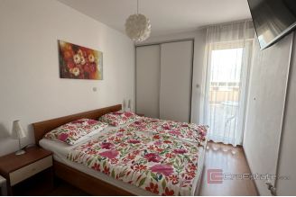 008 2045 26 Split Two bedroom apartmen _in an ideal location for sale