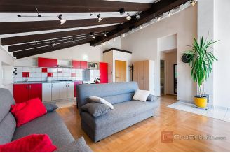 014 2044 27 Vodice Apartment house with restaurant for sale