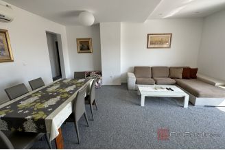 016 2045 27 Split Dragovode Spacious penthouse with a sea view for sale