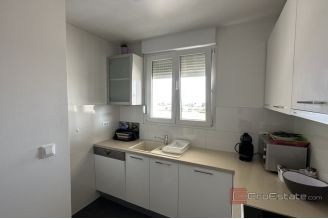 016 2045 27 Split Dragovode Spacious penthouse with a sea view for sale