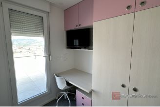016 2045 27 Split Dragovode Spacious penthouse with a sea view for sale