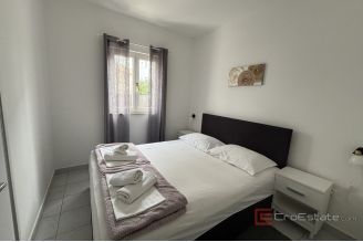 015 2035 171 Rogoznica Three bedroom apartment with a sea view for sale