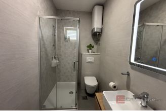 015 2035 171 Rogoznica Three bedroom apartment with a sea view for sale