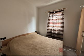 015 2035 171 Rogoznica Three bedroom apartment with a sea view for sale