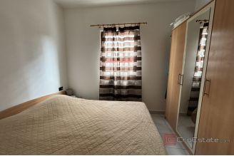 015 2035 171 Rogoznica Three bedroom apartment with a sea view for sale