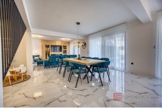 020 2018 260 Zadar Modern villa in a quiet location near the sea for sale