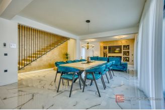 020 2018 260 Zadar Modern villa in a quiet location near the sea for sale