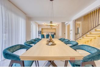 020 2018 260 Zadar Modern villa in a quiet location near the sea for sale