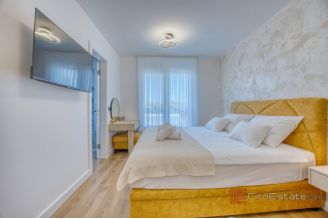 020 2018 260 Zadar Modern villa in a quiet location near the sea for sale