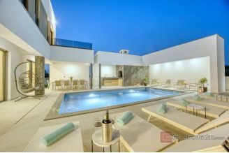 020 2018 260 Zadar Modern villa in a quiet location near the sea for sale