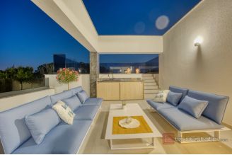 020 2018 260 Zadar Modern villa in a quiet location near the sea for sale