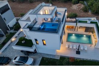 020 2018 260 Zadar Modern villa in a quiet location near the sea for sale