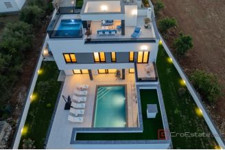 020 2018 260 Zadar Modern villa in a quiet location near the sea for sale