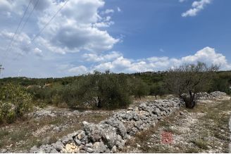 004 2046 23 Omis Spacious building plot for sale