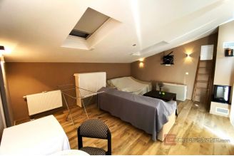 015 2044 28 Marina house in the first row to the sea for sale