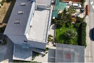 015 2044 28 Marina house in the first row to the sea for sale