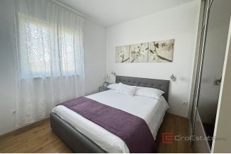 016 2030 77 Rogoznica modern two bedroom apartment for sale