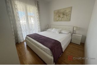 016 2030 77 Rogoznica modern two bedroom apartment for sale