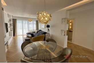 011 2045 34 Split Center Two bedroom apartment for sale