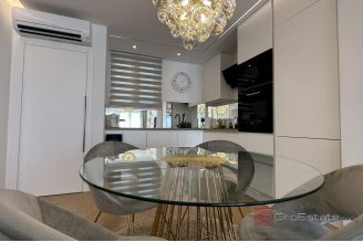011 2045 34 Split Center Two bedroom apartment for sale