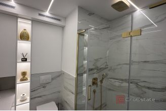 011 2045 34 Split Center Two bedroom apartment for sale