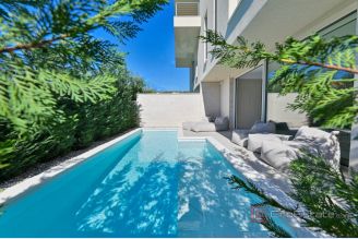 001 2035 172 Trogir Luxury villa with a sea view sale