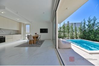 020 2035 172 Trogir Luxury villa with a sea view sale