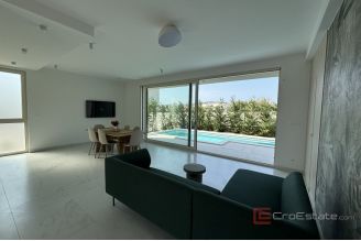 020 2035 172 Trogir Luxury villa with a sea view sale