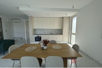 020 2035 172 Trogir Luxury villa with a sea view sale