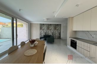 020 2035 172 Trogir Luxury villa with a sea view sale