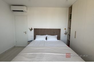 020 2035 172 Trogir Luxury villa with a sea view sale