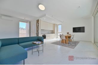020 2035 172 Trogir Luxury villa with a sea view sale