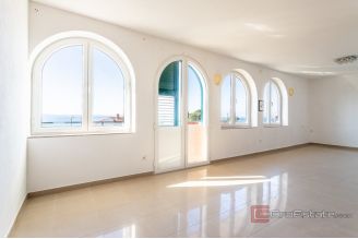 009 5317 30 Split Area house with sea view for sale