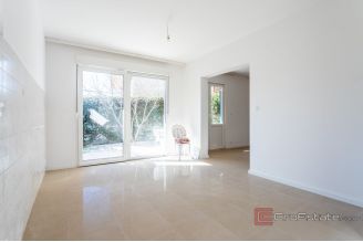 009 5317 30 Split Area house with sea view for sale