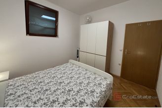 017 2035 174 Ciovo Comfortable three bedroom apartment for sale