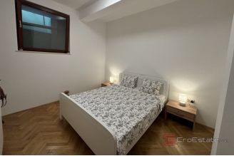 017 2035 174 Ciovo Comfortable three bedroom apartment for sale