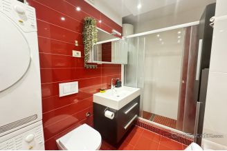 016 2030 80 Split Znjan Spacious three bedroom apartment for rent