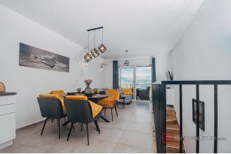 016 2031 136 Ciovo Modern apartment with a sea view for sale