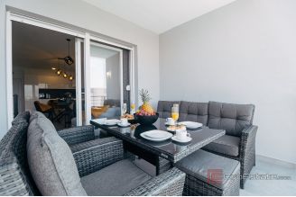 016 2031 136 Ciovo Modern apartment with a sea view for sale