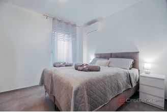 016 2031 136 Ciovo Modern apartment with a sea view for sale