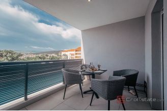 016 2031 136 Ciovo Modern apartment with a sea view for sale