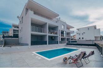 016 2031 136 Ciovo Modern apartment with a sea view for sale