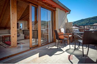 020 2049 07 Island of Hvar Stone house near the sea for sale