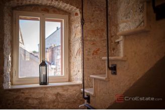 020 2049 07 Island of Hvar Stone house near the sea for sale