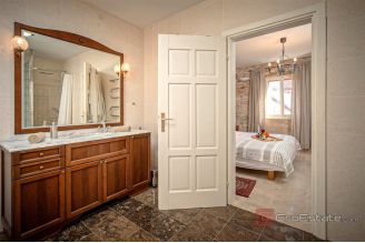 020 2049 07 Island of Hvar Stone house near the sea for sale