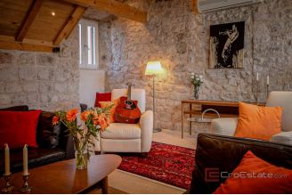 020 2049 07 Island of Hvar Stone house near the sea for sale