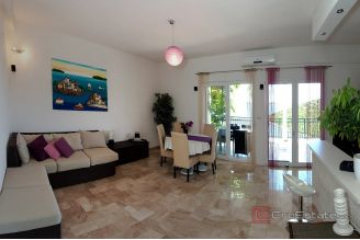018 2031 138 Marina Apartment house with an open sea view for sale
