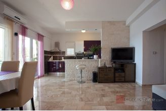 018 2031 138 Marina Apartment house with an open sea view for sale